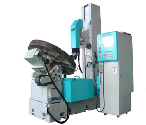 群基CNC火花機(jī)型號(hào)CNC600T CR6C